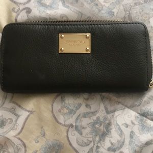 Olive green Michael Kors leather wallet